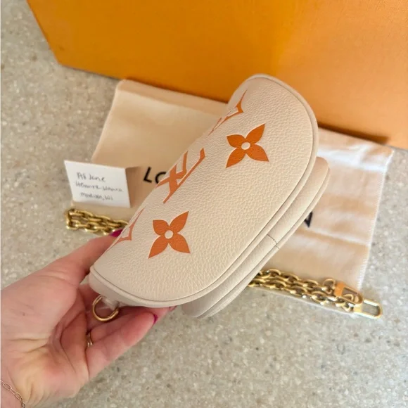 🩷sold🩷Louis Vuitton Mini Bumbag By the Pool - Picture 5 of 15